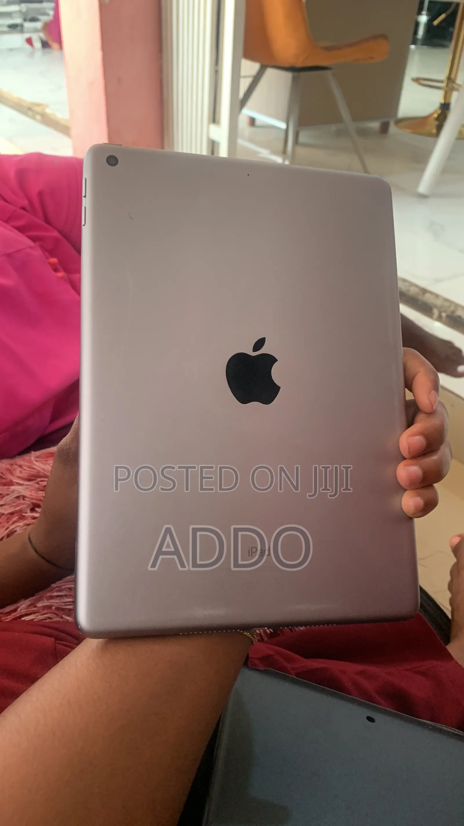 Apple iPad 5 (2022) 32 GB Silver