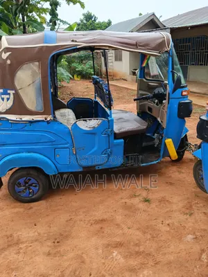 Bajaj RE 2025 Blue