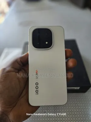 Vivo iQOO 15 512 GB White
