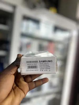 New Samsung Galaxy A70 128 GB Black