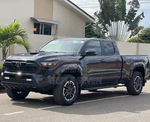 Toyota Tacoma 2024 Black