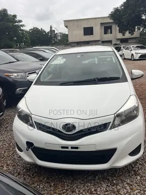 Toyota Vitz 1.3 AWD 3dr 2013 White