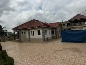 Furnished 5bdrm House in Lakeside for sale