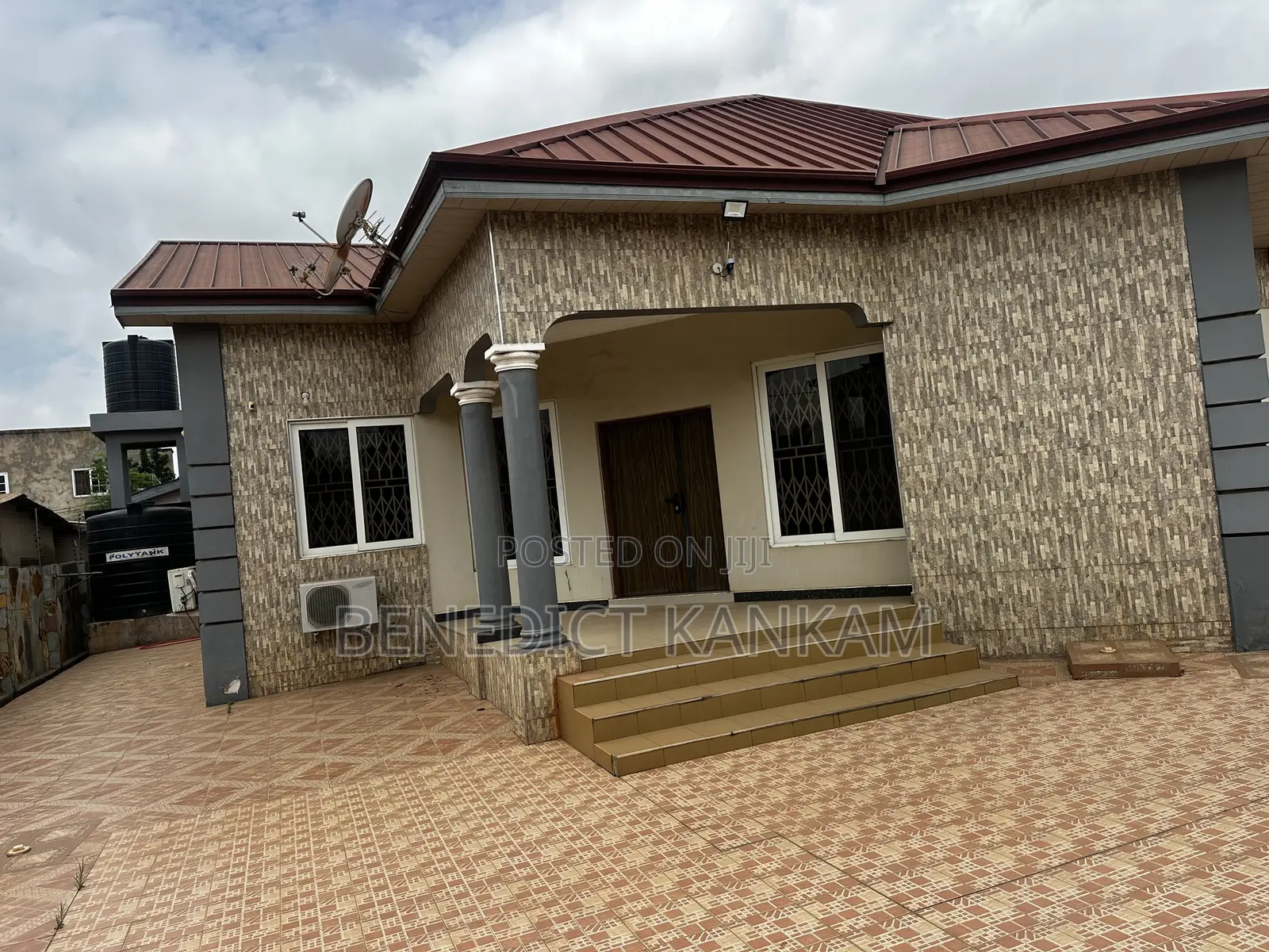Furnished 5bdrm House in Lakeside for sale