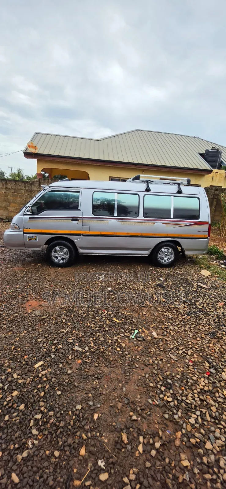Hyundai H-100 2000 Silver