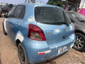 Toyota Vitz 1.3 FWD 3dr 2010 Blue