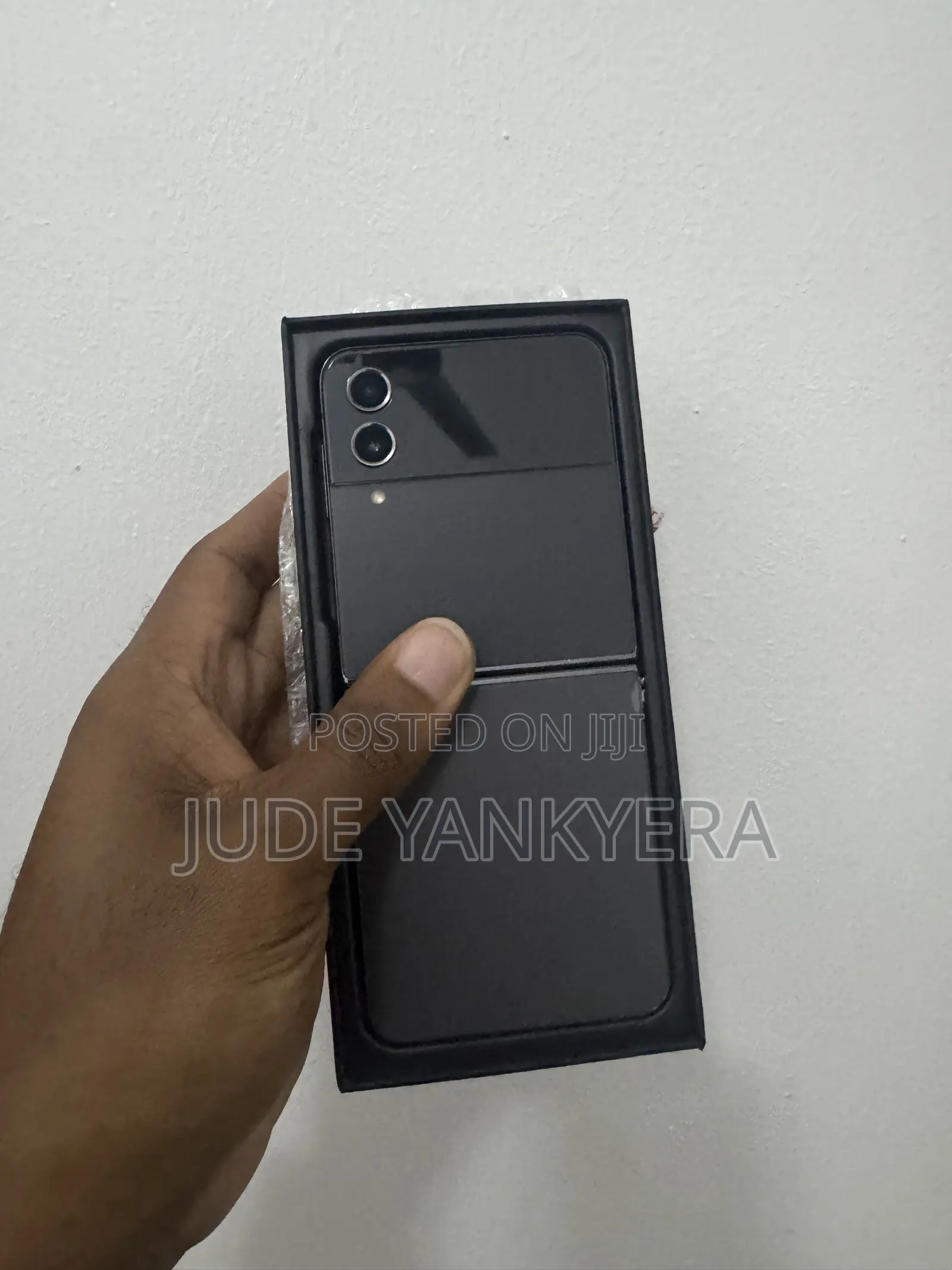 New Samsung Galaxy Z Flip4 256 GB Black