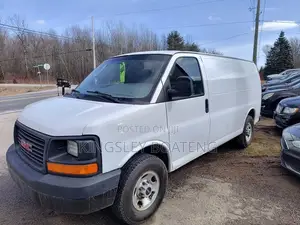 GMC Savana 2011 White