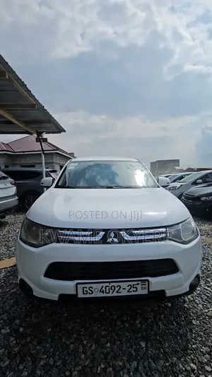 Mitsubishi Outlander SE 4dr SUV AWD (2.4L 4cyl CVT) 2015 White