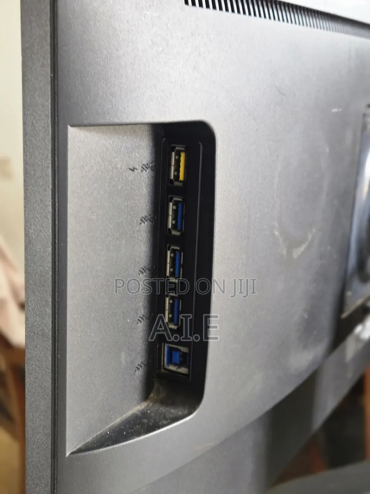 24 Inch AOC Ips Edgeless Monitor