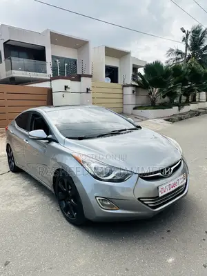 Hyundai Elantra Limited Sedan FWD (1.8L 4cyl 6A) 2013 Silver