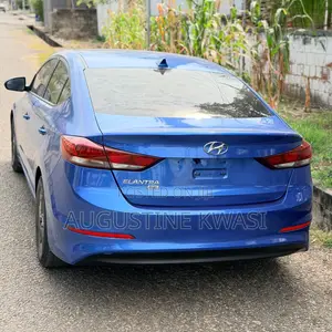 Hyundai Elantra Limited Sedan FWD (2.0L 4cyl 6A) 2017 Blue