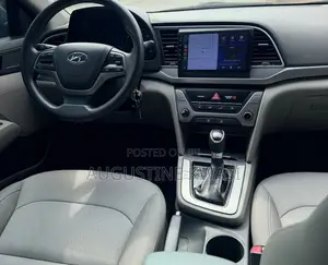 Hyundai Elantra Limited Sedan FWD (2.0L 4cyl 6A) 2017 Blue