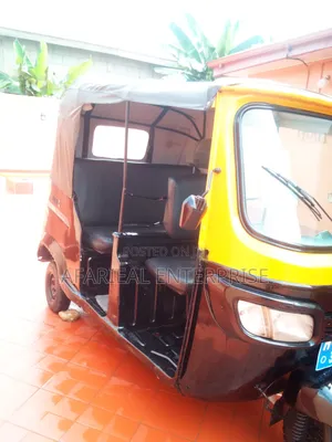 Bajaj 2017 Black