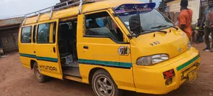 Hyundai H-100 2004 Yellow
