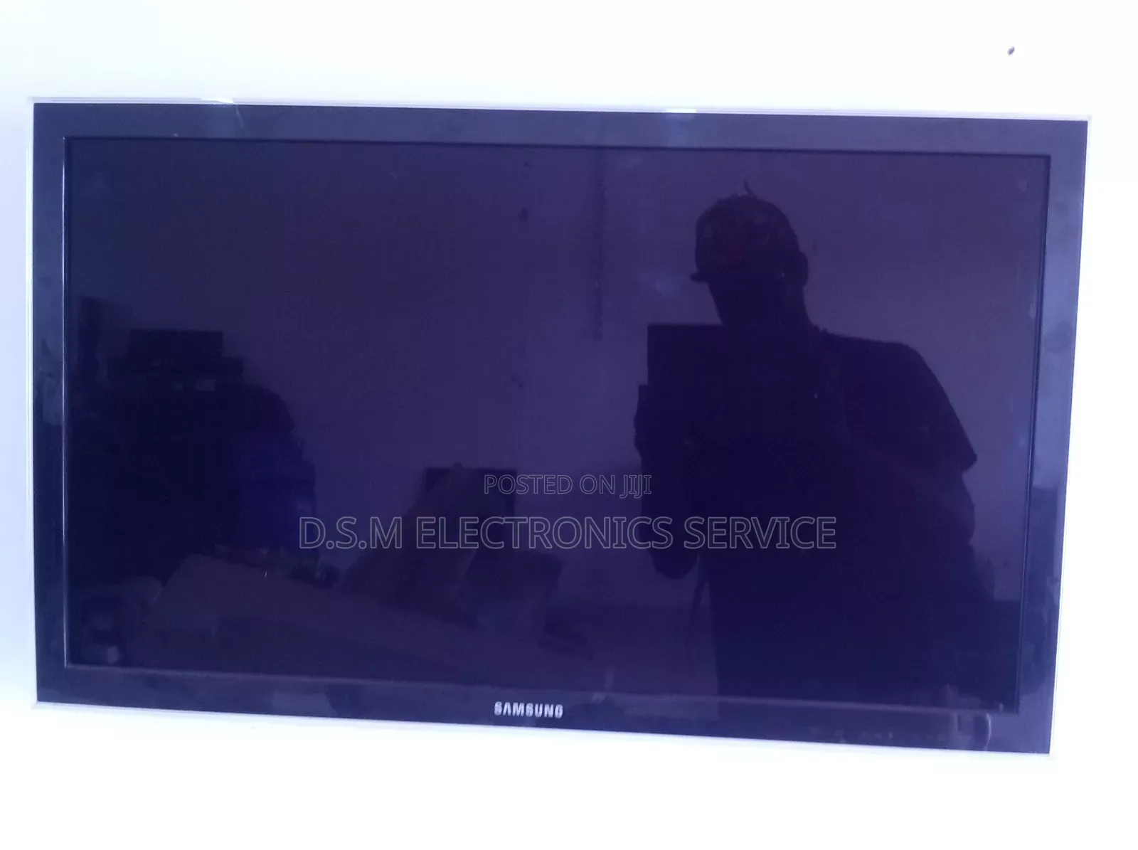 Samsung TV 32inch, Sharp TV 26inch, Odys TV 22inch, Caratec 22inch