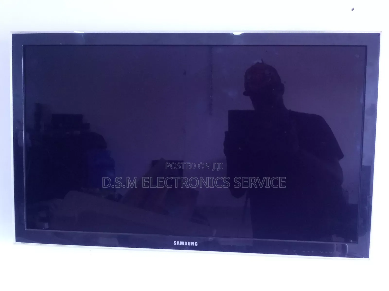 Samsung TV 32inch, Sharp TV 26inch, Odys TV 22inch, Caratec 22inch