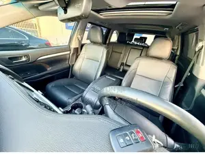 Toyota Highlander XLE 2019 Black