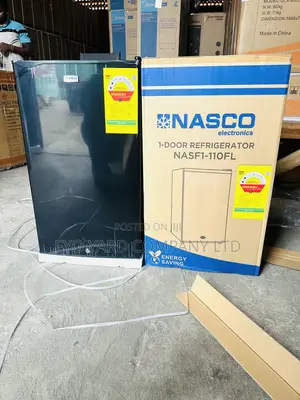 Compact and Space-Saving Nasco 92L Freezer and Fridge
