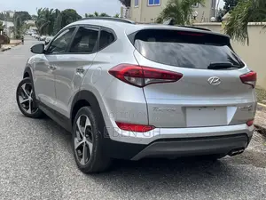 Hyundai Tucson Limited AWD 2016 Silver