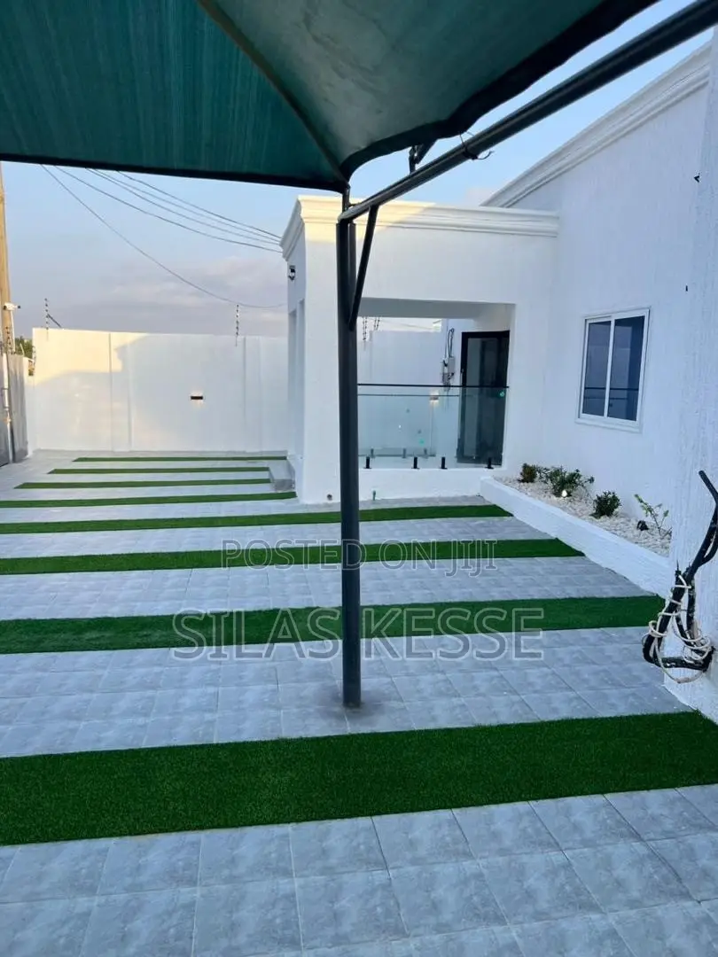 4bdrm Townhouse/Terrace in Frimps Properties, Amasaman for sale