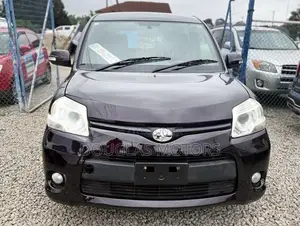 Toyota Sienta 2013 Black