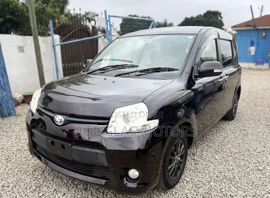 Toyota Sienta 2013 Black