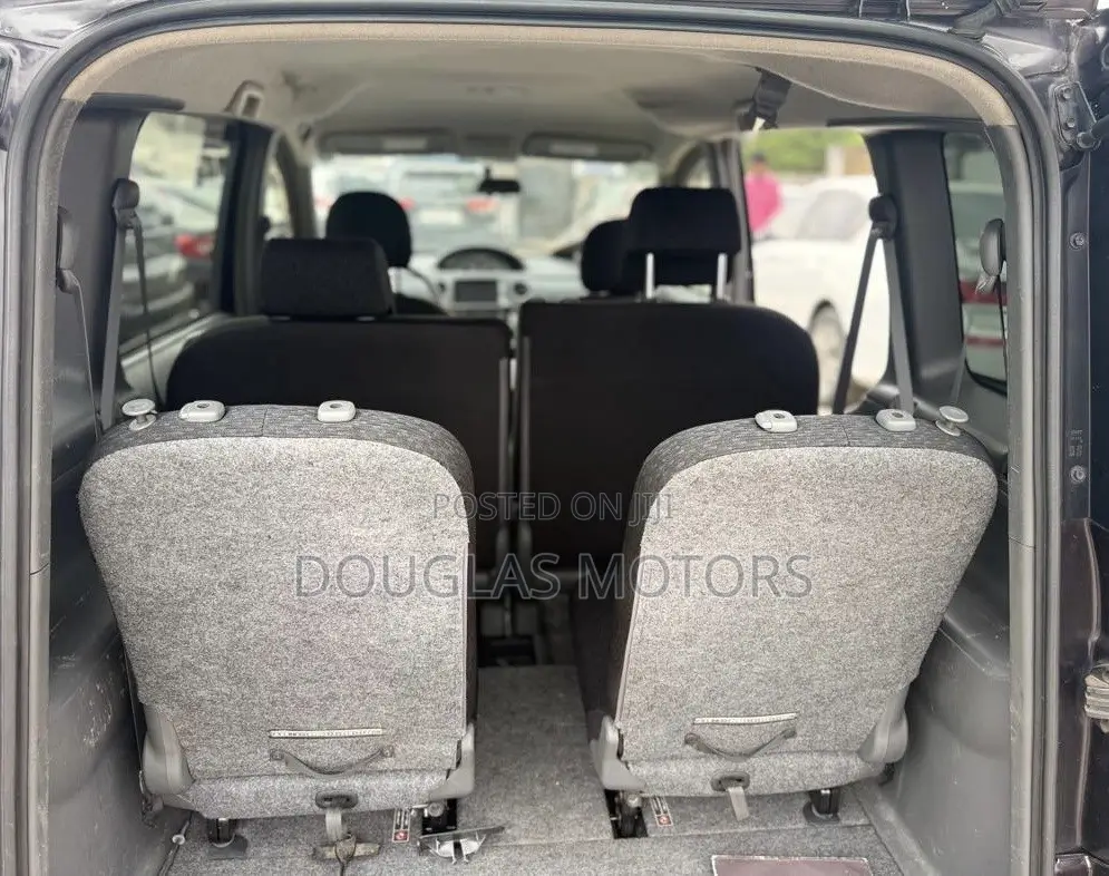 Toyota Sienta 2013 Black