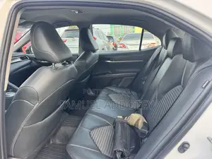 Toyota Camry 2018 White