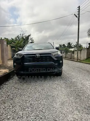 Toyota RAV4 2020 Blue