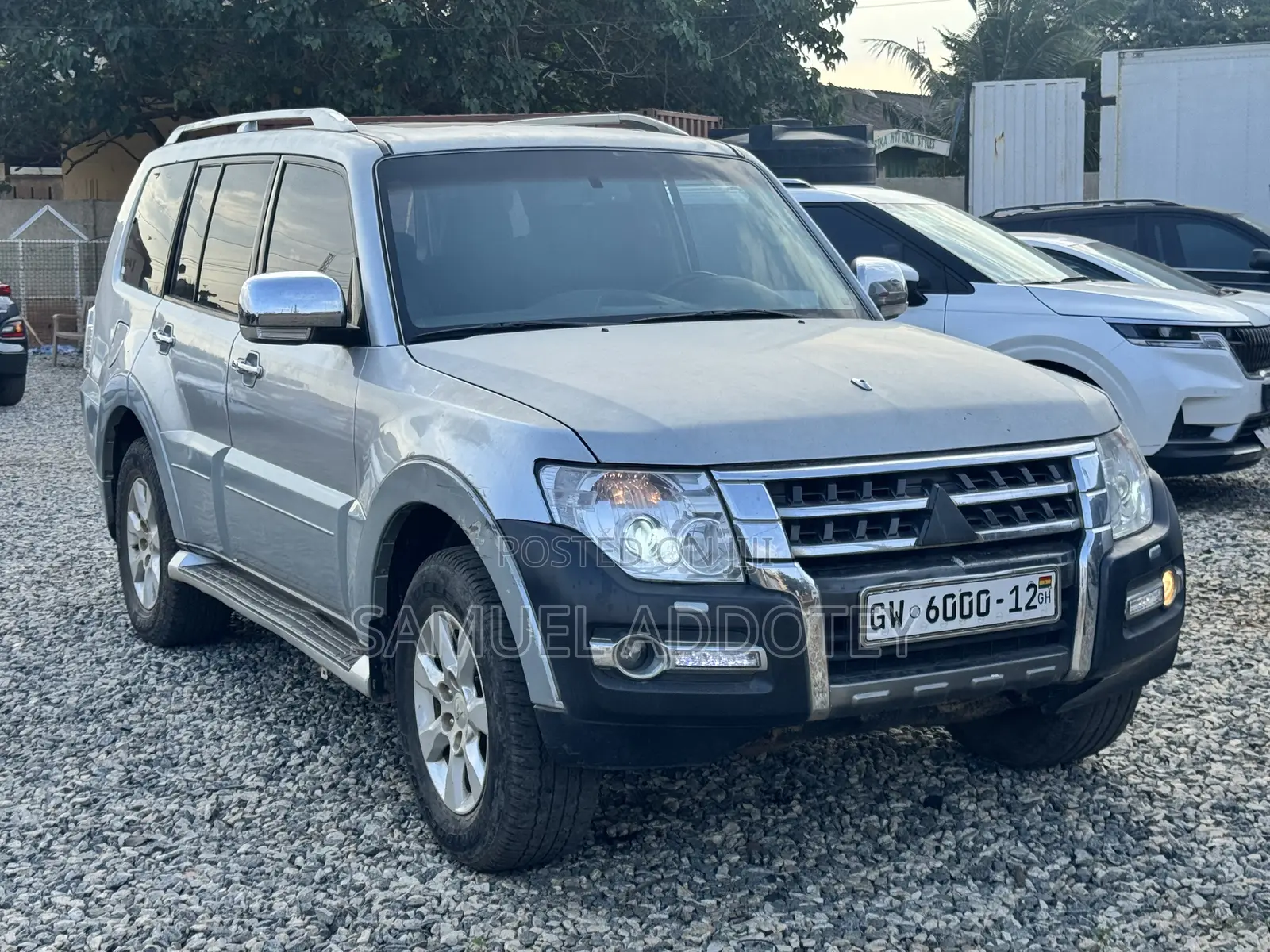 Mitsubishi Pajero 2012 Gray