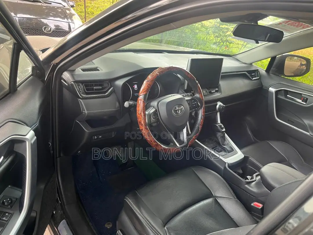 Toyota RAV4 2021 Black