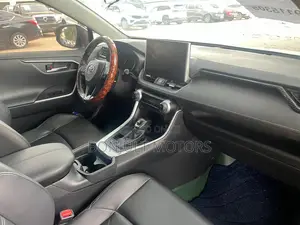 Toyota RAV4 2021 Black