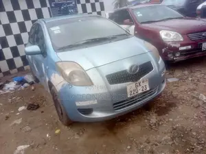 Toyota Vitz 1.3 AWD 5dr 2010 Blue
