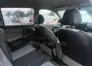 Toyota RAV4 2010 Silver