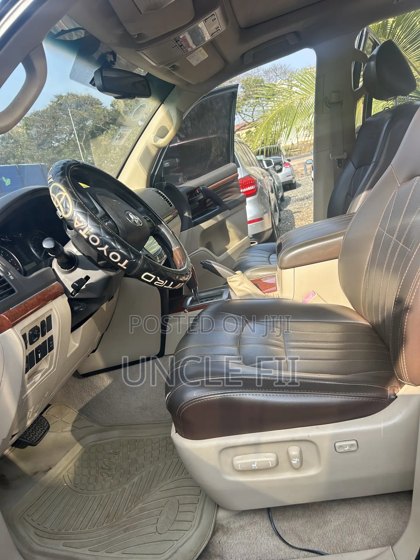 Toyota Land Cruiser 4.5 V8 GL 2014 Black