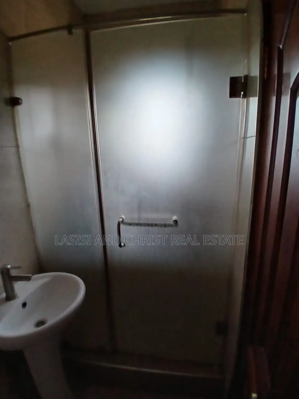 2bdrm Apartment in Lasisi And Christ, Amasaman for rent