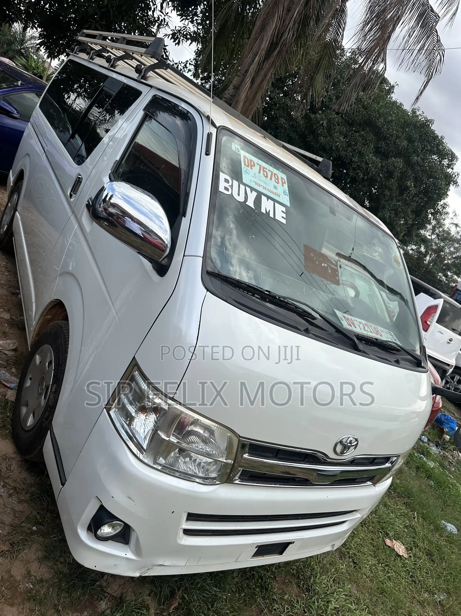 Toyota HiAce 2016 White