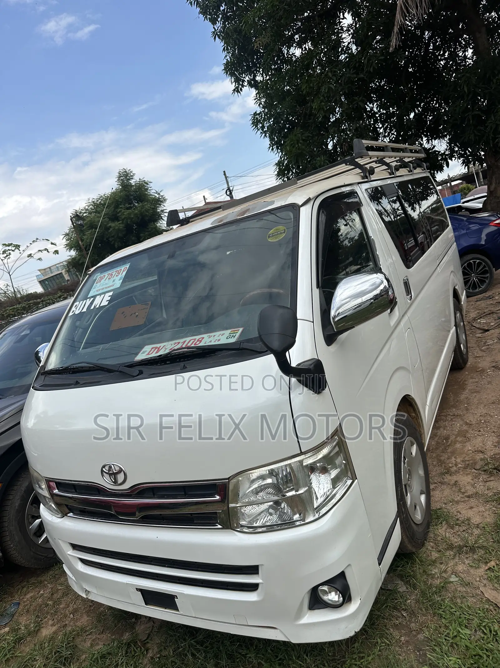 Toyota HiAce 2016 White