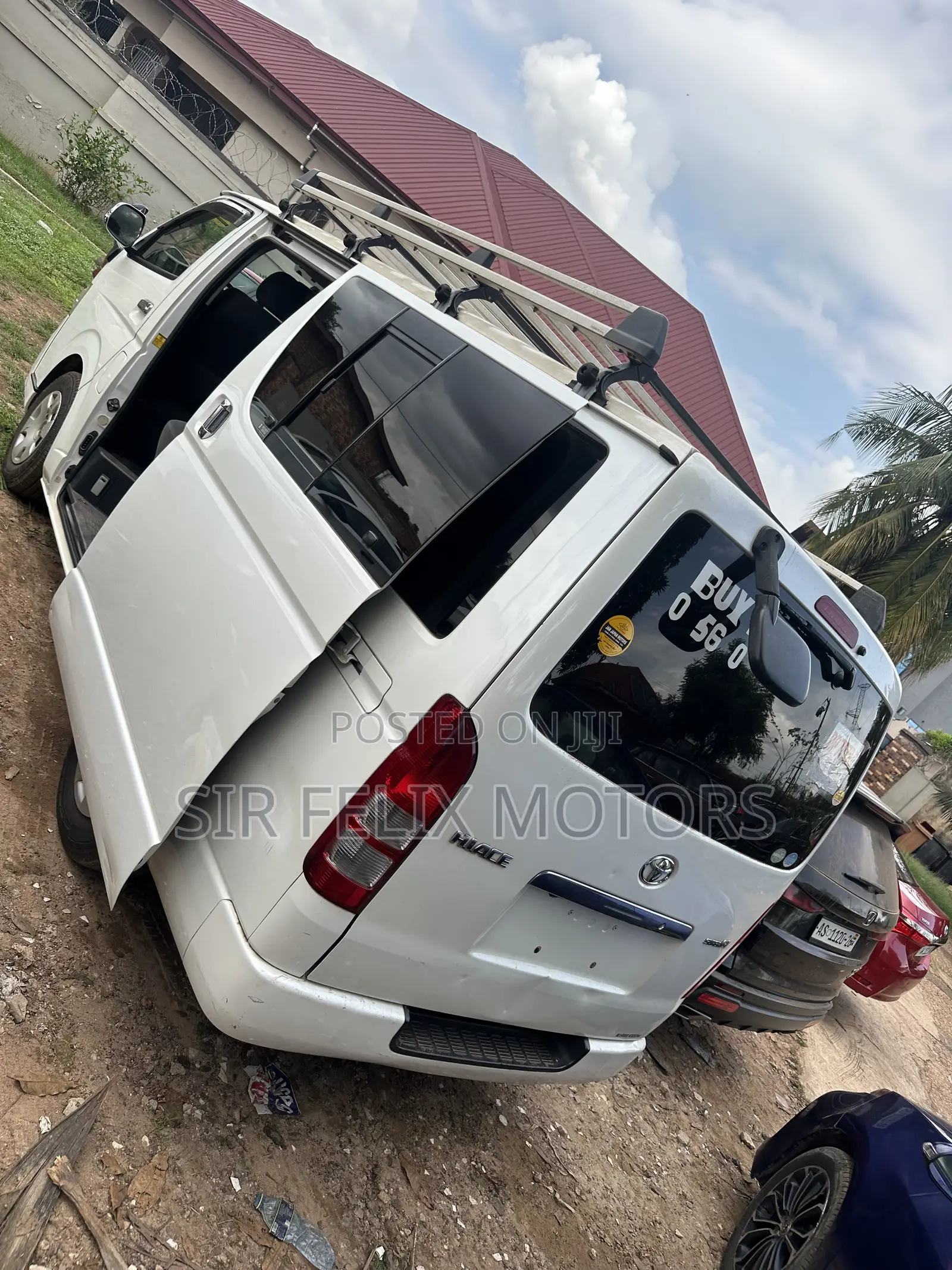 Toyota HiAce 2016 White