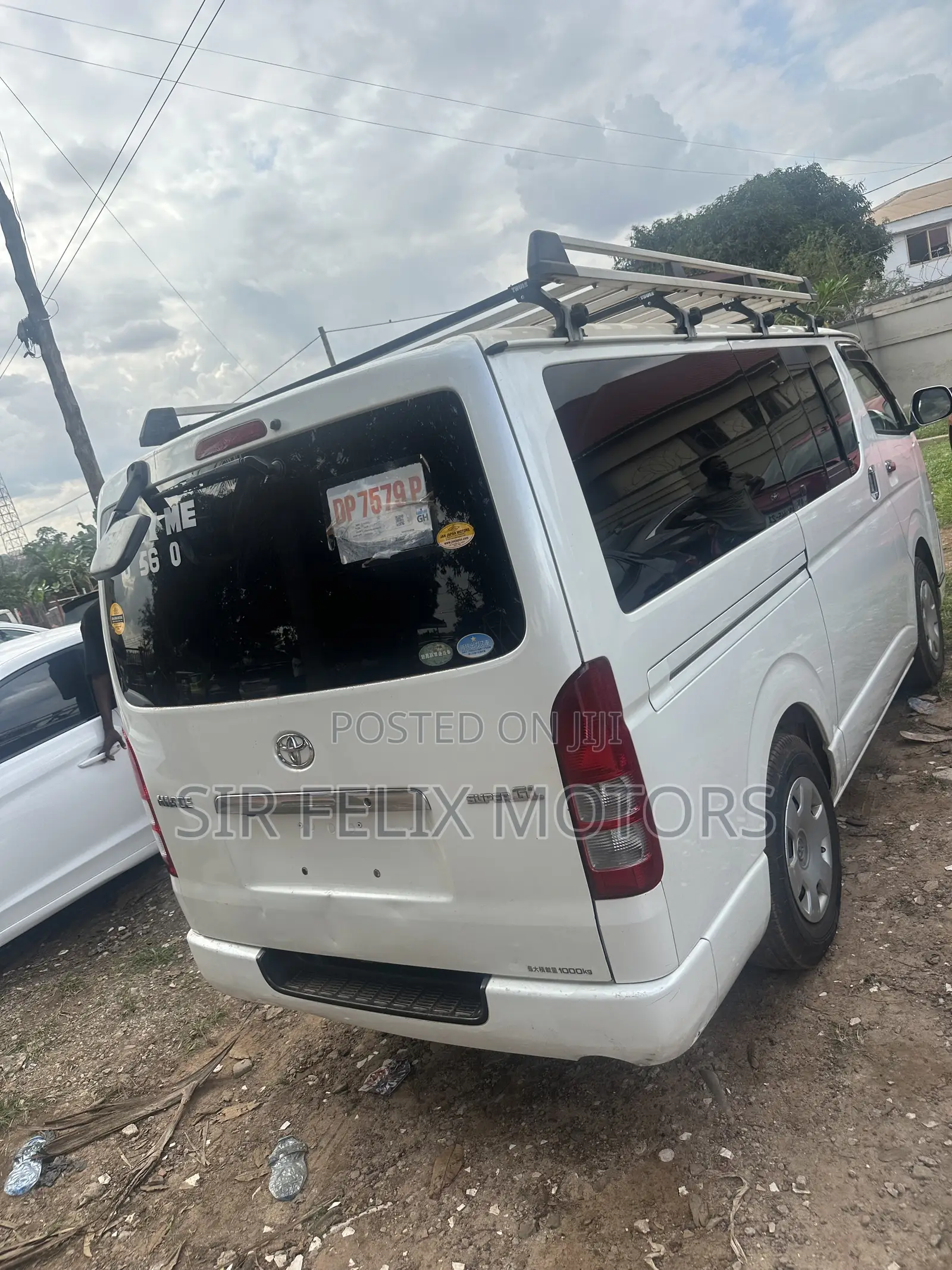 Toyota HiAce 2016 White