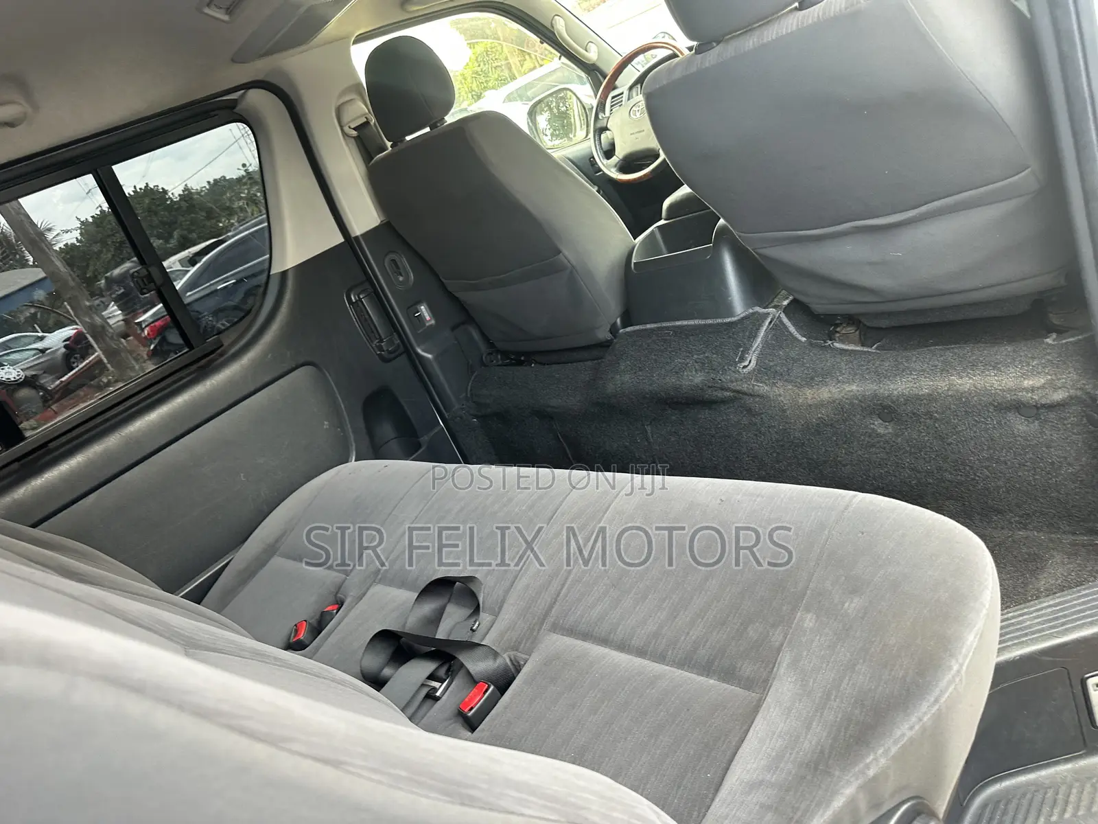 Toyota HiAce 2016 White