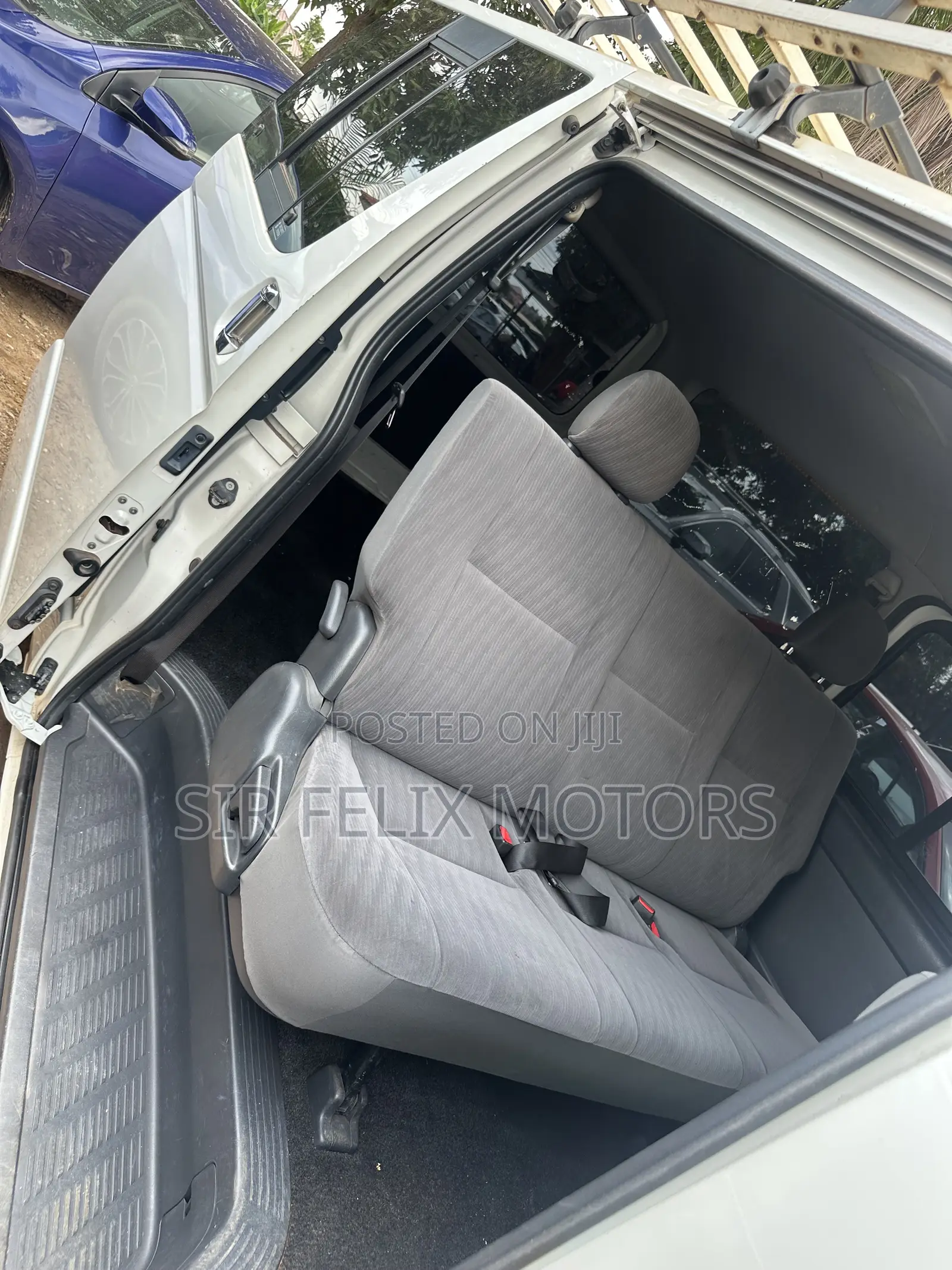 Toyota HiAce 2016 White