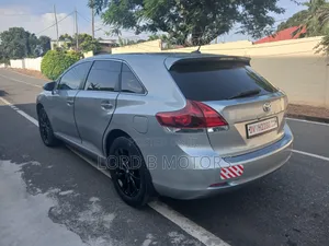 Toyota Venza XLE 4dr Wagon (2.7L 4cyl 6A) 2015 Silver