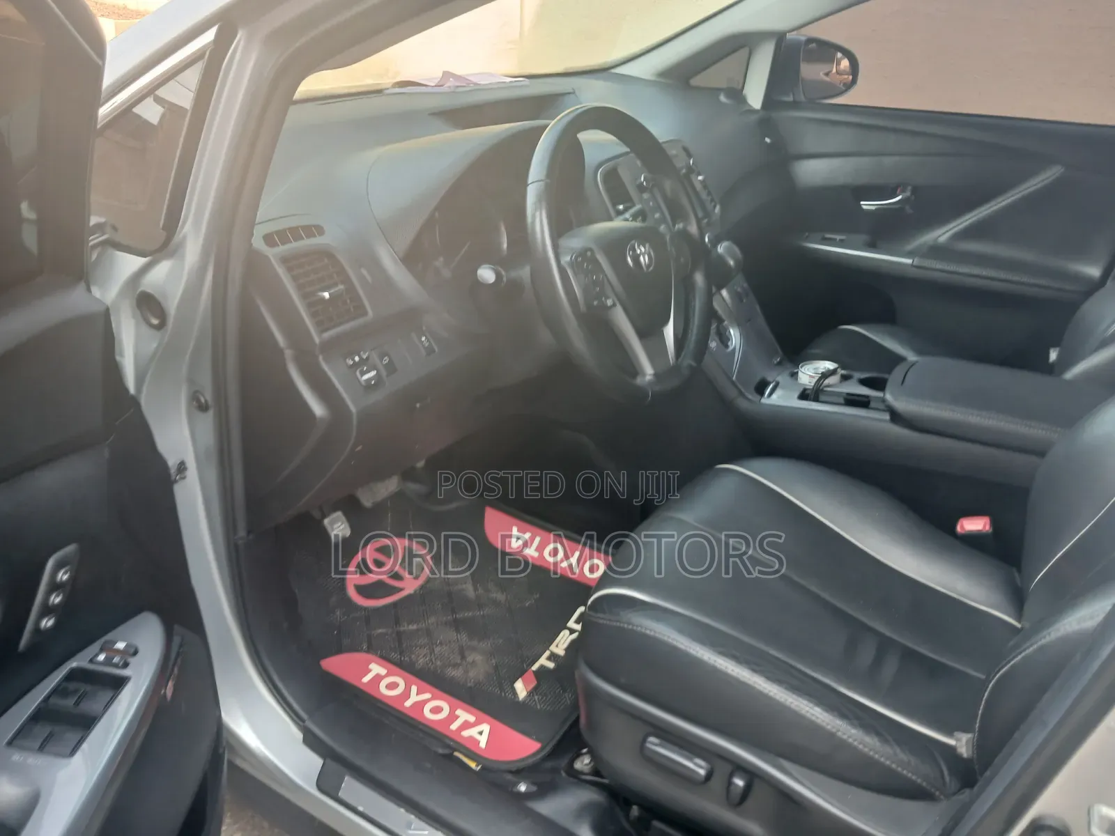 Toyota Venza XLE 4dr Wagon (2.7L 4cyl 6A) 2015 Silver