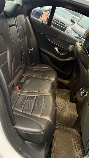 Mercedes-Benz C300 Luxury 4matic Sedan AWD (2.0L 4cyl 7A) 2017 White