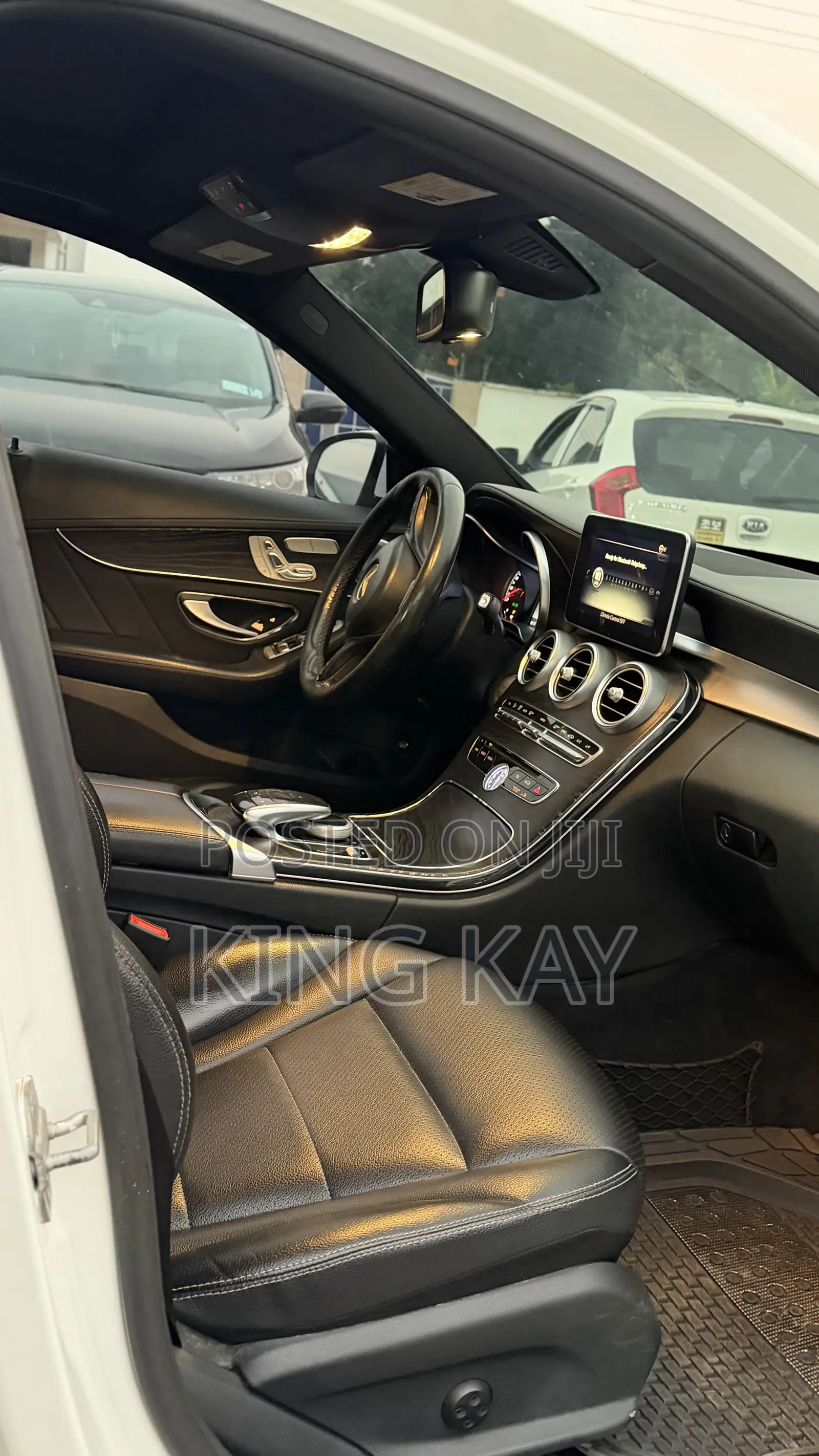Mercedes-Benz C300 Luxury 4matic Sedan AWD (2.0L 4cyl 7A) 2017 White