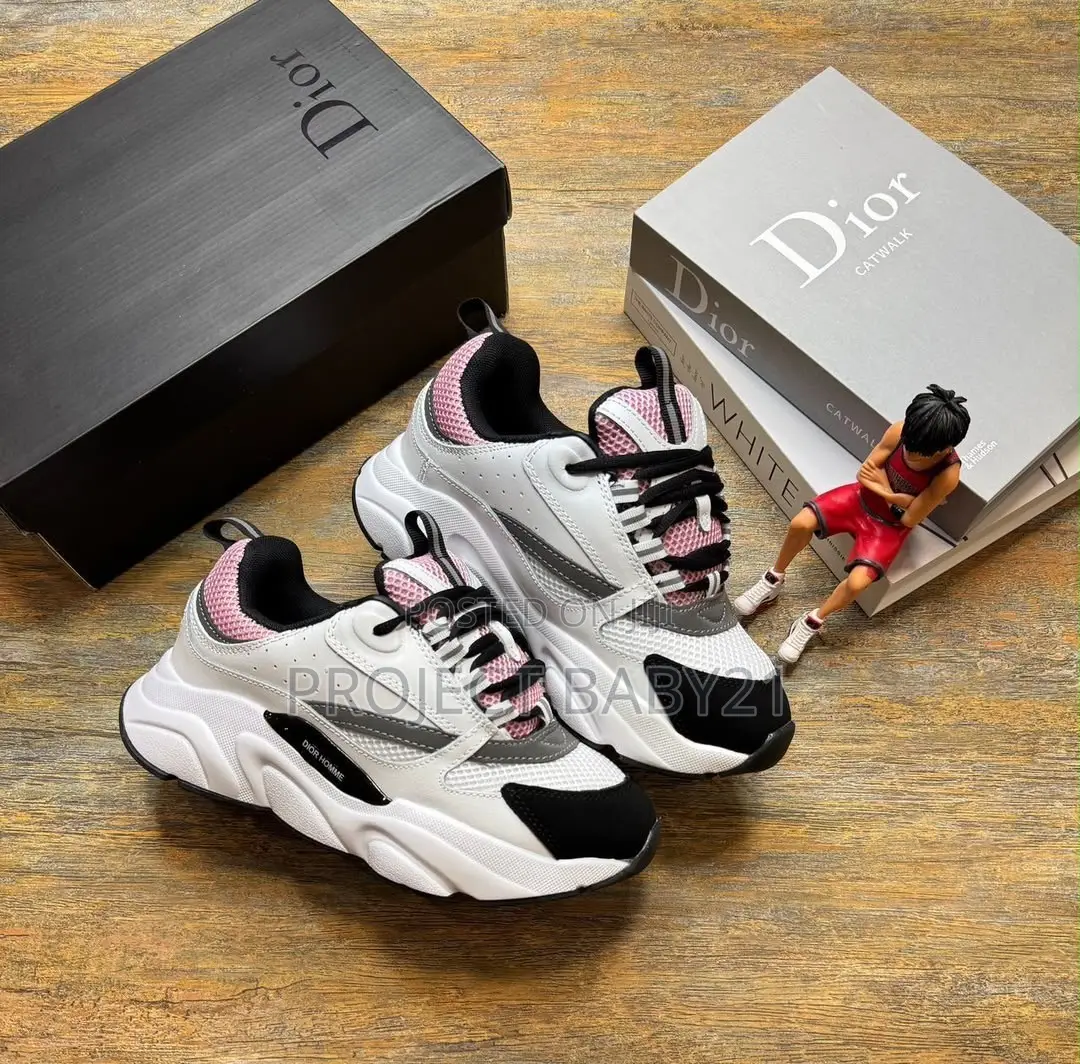 Christian Dior B22