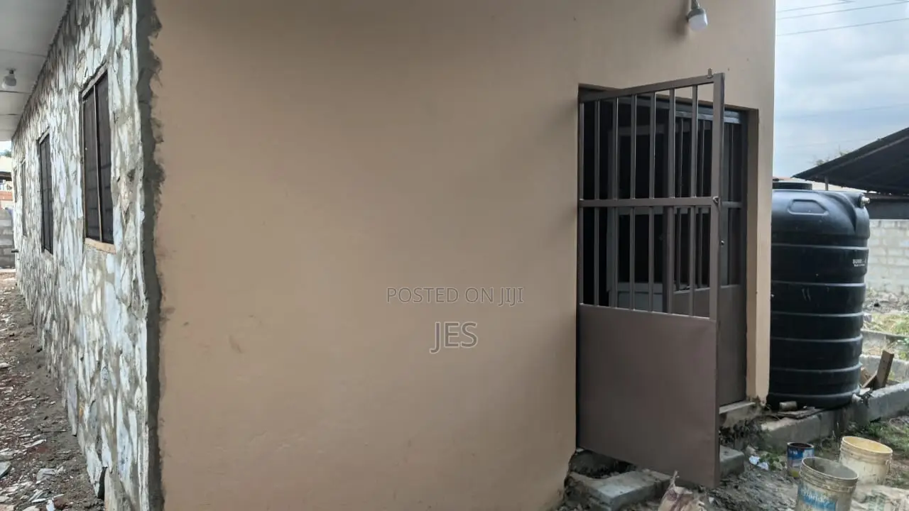 1bdrm Apartment in Danfa for rent