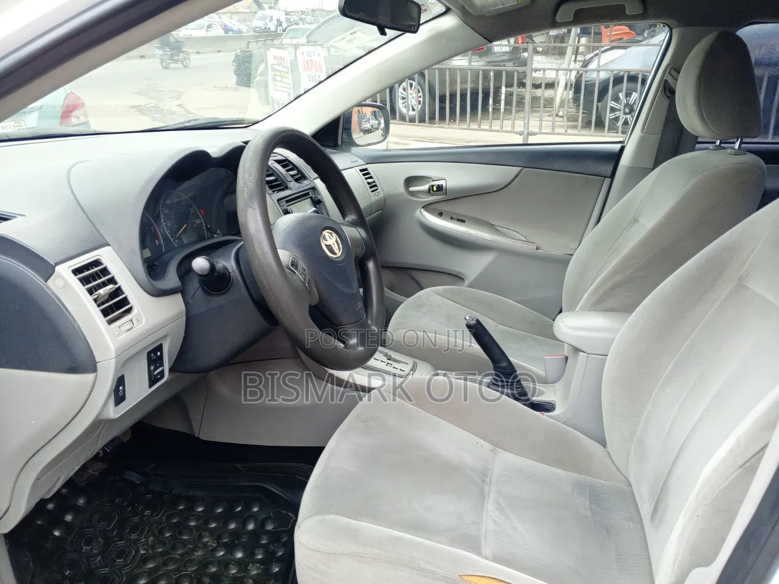 Toyota RAV4 LE AWD (2.5L 4cyl 6A) 2013 White